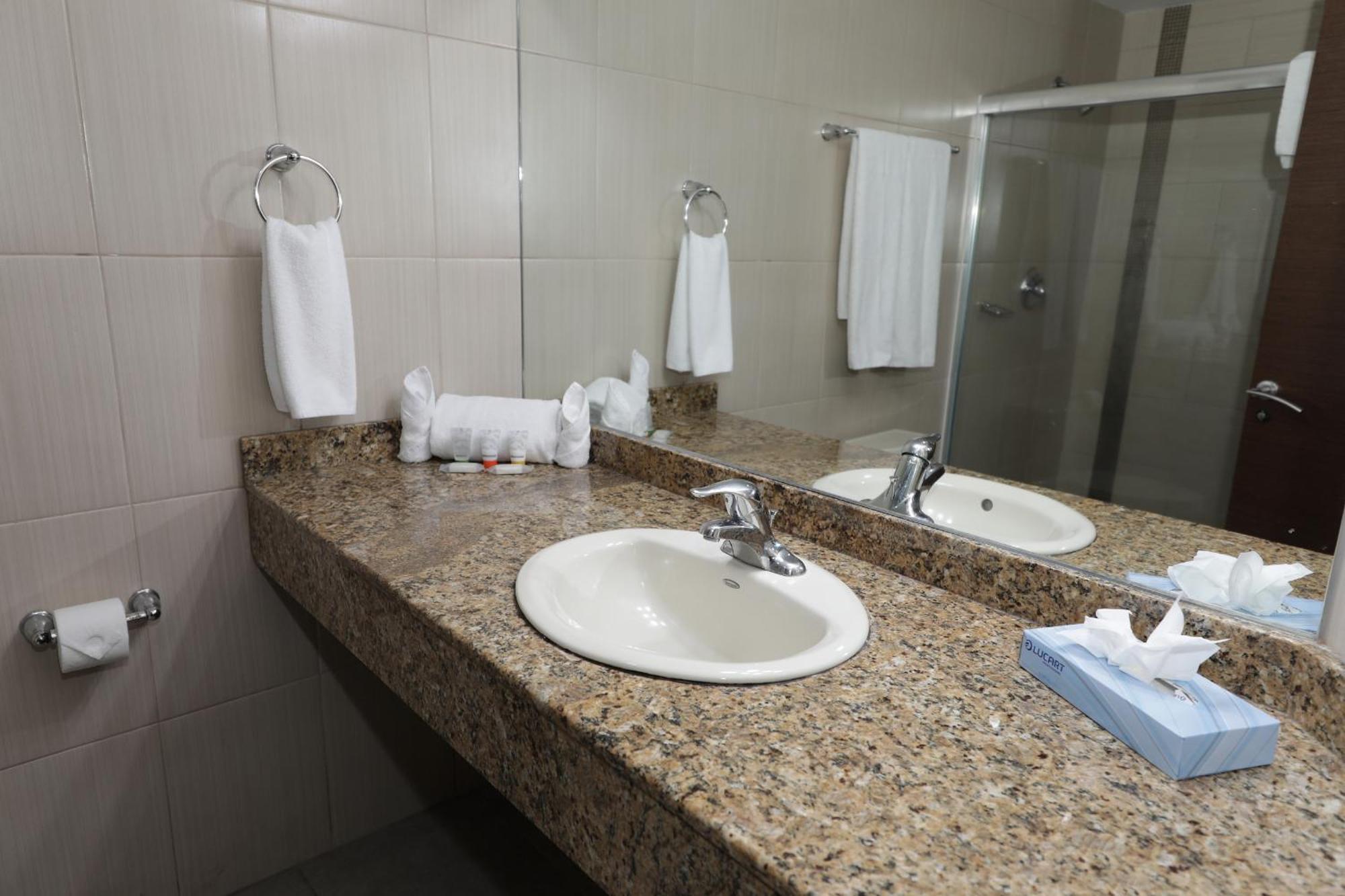Victoria And 4* Panamá